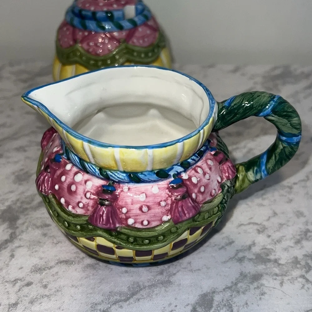 Vintage Young 1997 Covered Sugar and Creamer Set